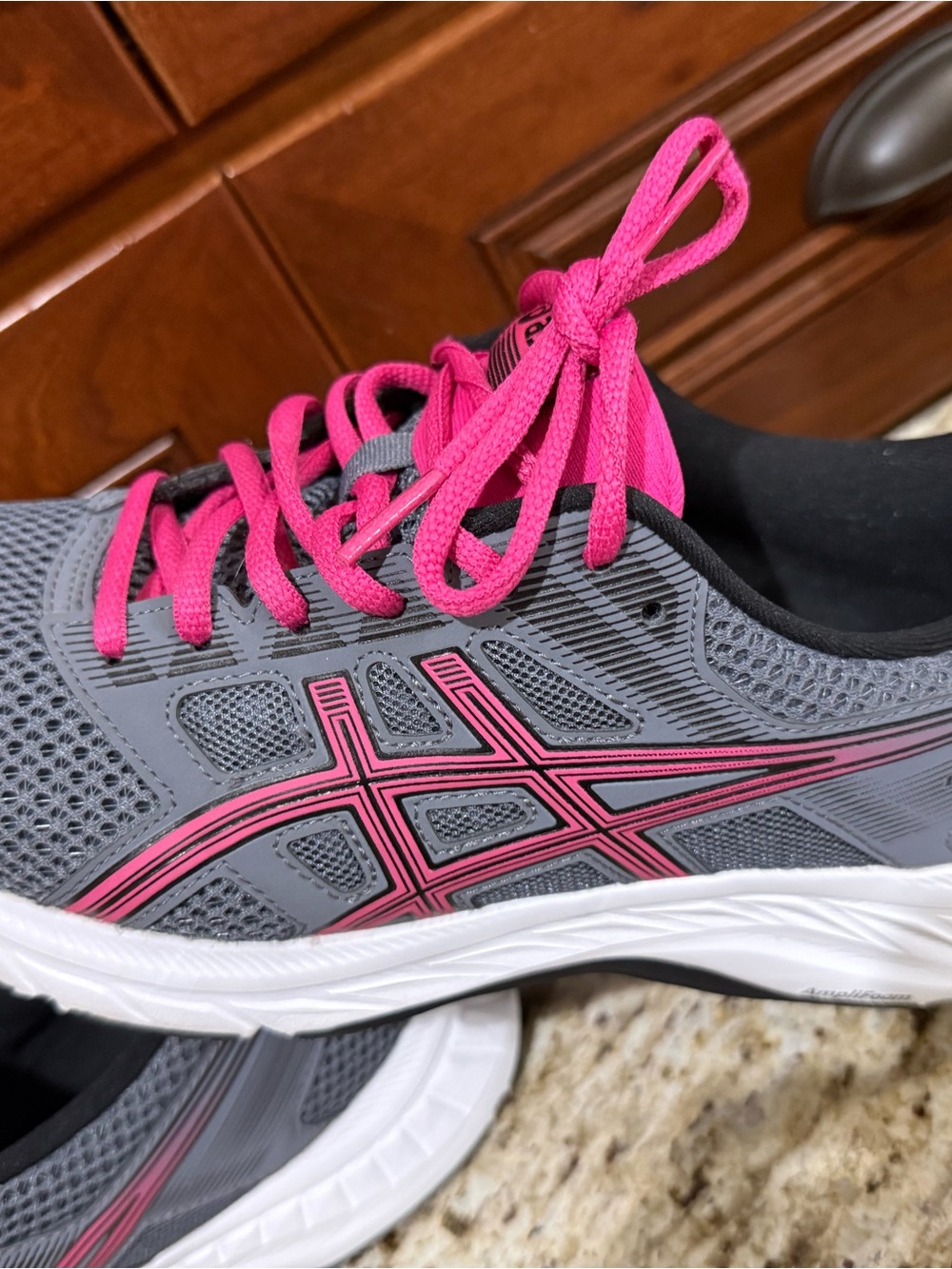 ASICS Women's Gray Athletic Sneakers with Pink Accents 8W